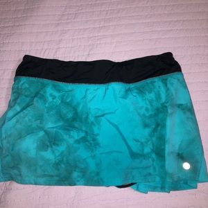 Lululemon size 8 skirt
